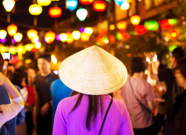 Hoi An Night Market – Street Food & Lots Of Shopping 2024